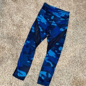 Zyia light and tight Capri 6-8